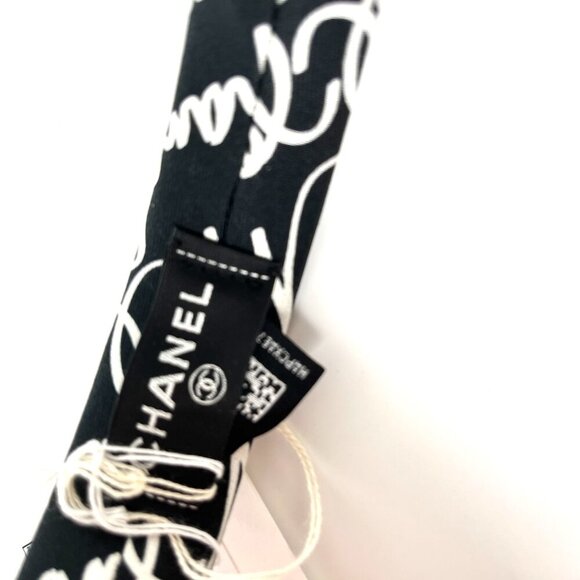 CHANEL Black and White Hairband main image 4